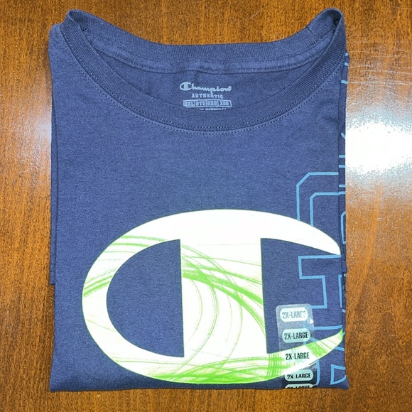 NWOT Champion Graphic Logo Crew Neck T-Shirt - Picture 2 of 7